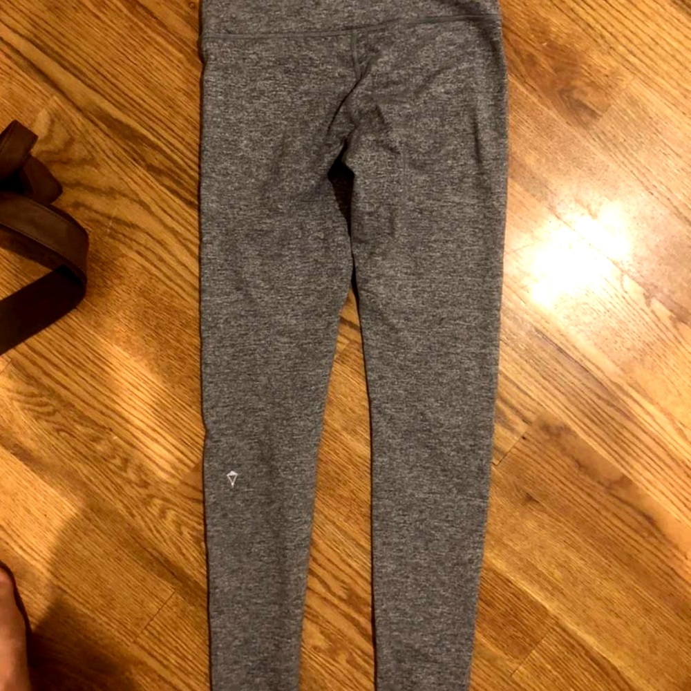 Grey Ivivvas